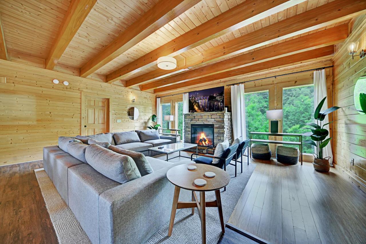 Gorgeous Large Mountain View Cabin W Hot Tub, Free Wifi, Games Villa Sevierville Exterior photo