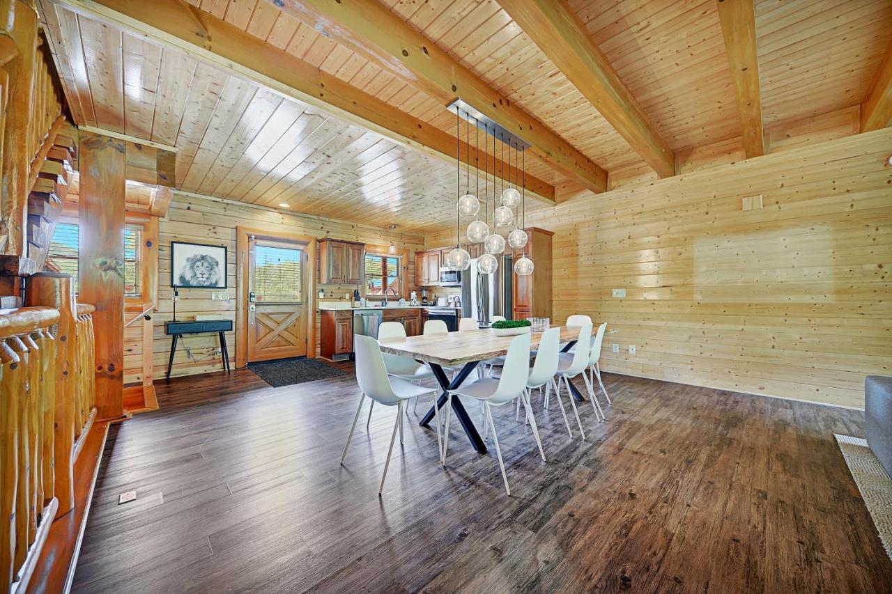 Gorgeous Large Mountain View Cabin W Hot Tub, Free Wifi, Games Villa Sevierville Exterior photo