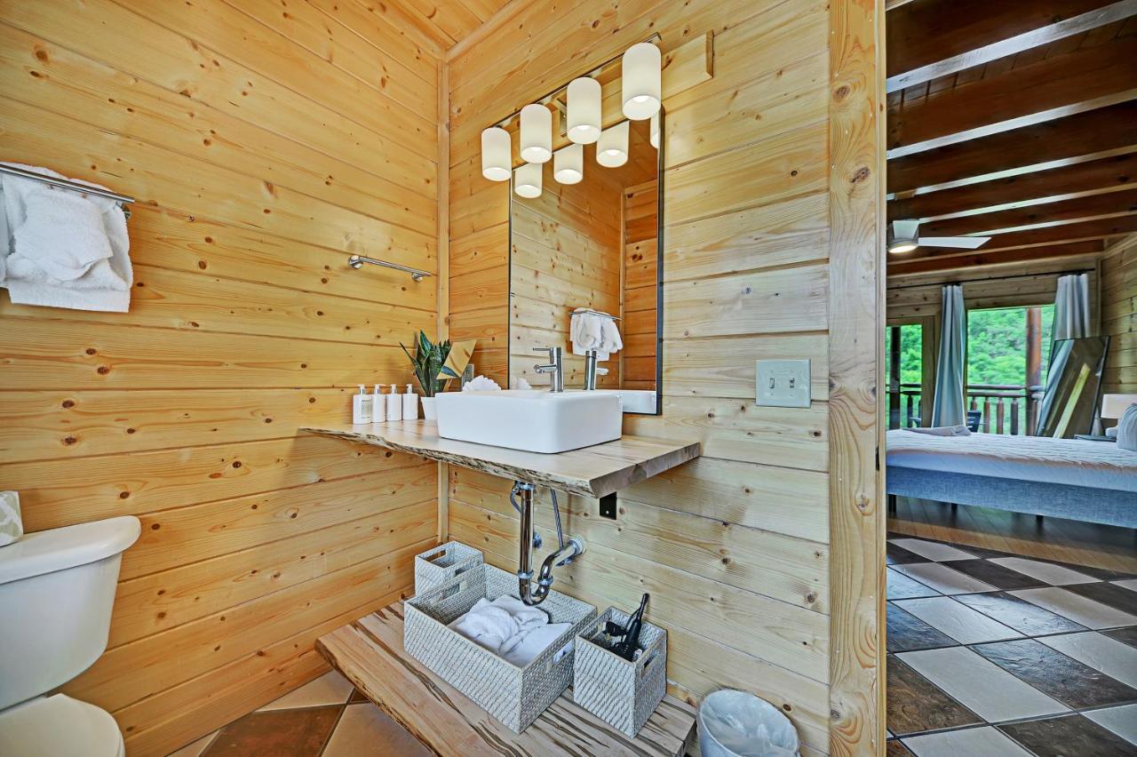 Gorgeous Large Mountain View Cabin W Hot Tub, Free Wifi, Games Villa Sevierville Exterior photo