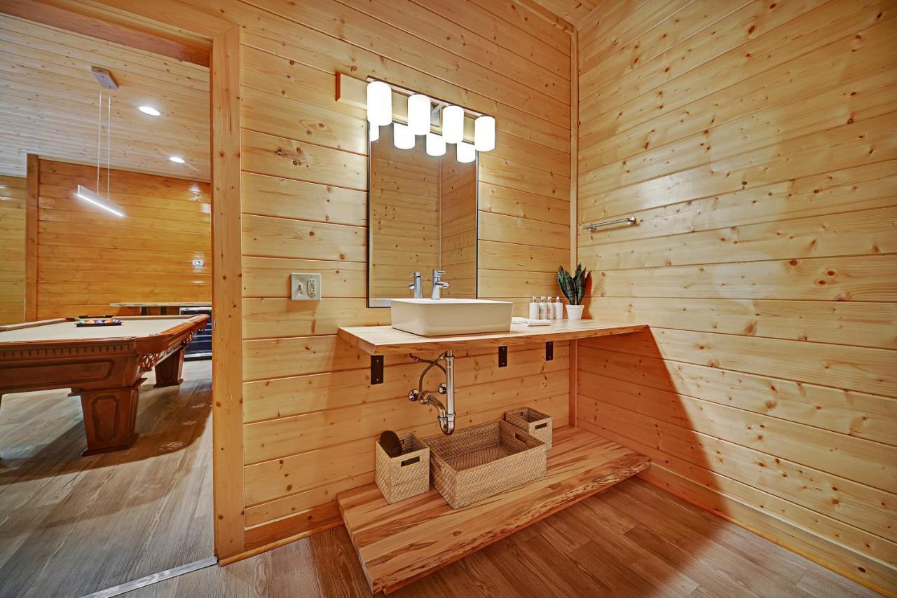 Gorgeous Large Mountain View Cabin W Hot Tub, Free Wifi, Games Villa Sevierville Exterior photo