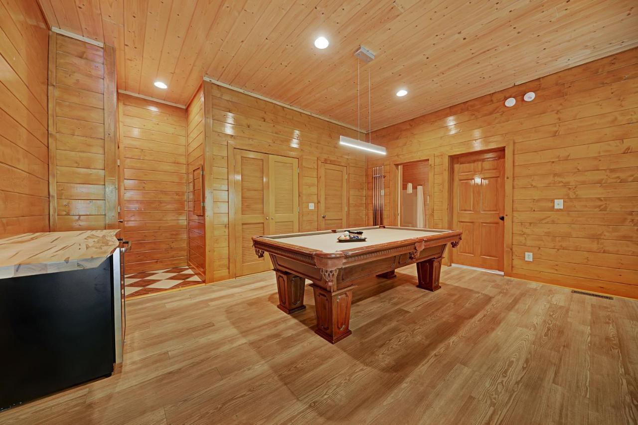 Gorgeous Large Mountain View Cabin W Hot Tub, Free Wifi, Games Villa Sevierville Exterior photo