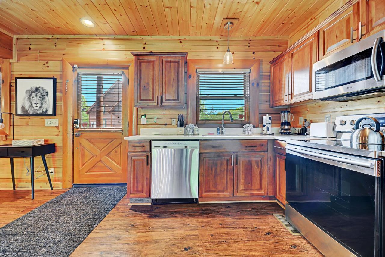 Gorgeous Large Mountain View Cabin W Hot Tub, Free Wifi, Games Villa Sevierville Exterior photo